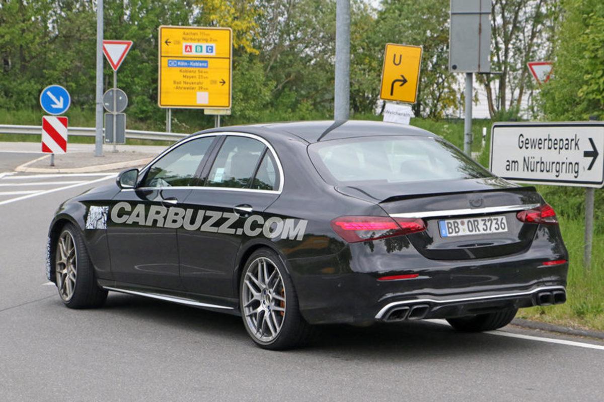 2021 Model Yeni Mercedes-AMG E63, Kısmen Kamuflajlı Şekilde Görüntülendi