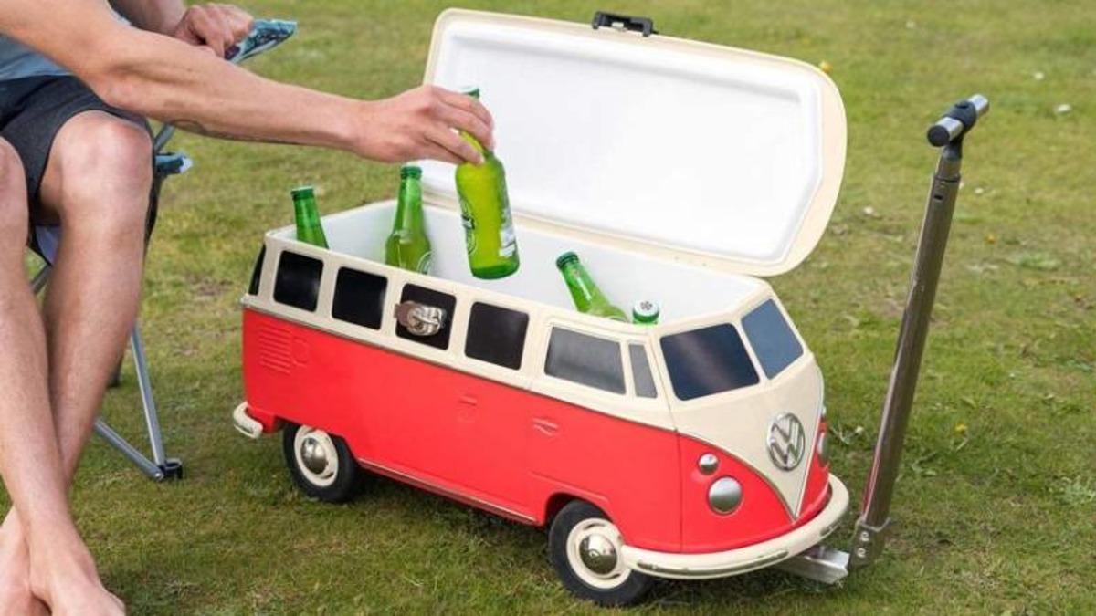 Volkswagen’in Nostaljik Karavanı T1’den Esinlenilen Mini Buzdolabı: VW Cool Box