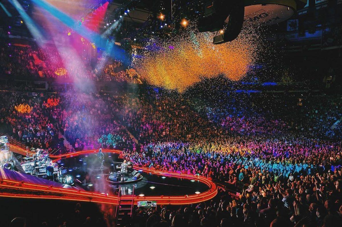 iPhone 11 Pro Max’in Gece Modu ile Bir Konserde Çekilen Muhteşem Fotoğraf