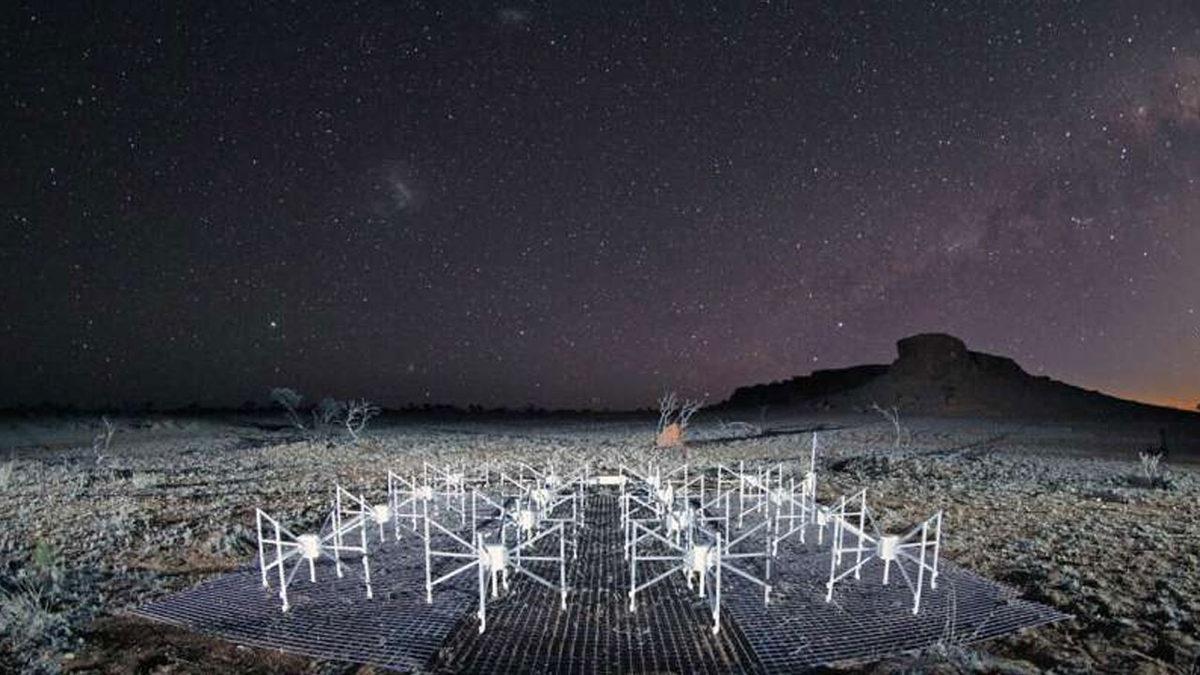 Bilim İnsanları, Evrenin ‘Karanlık Çağını’ Aydınlatacak 13 Milyar Yıllık Sinyali Arıyor