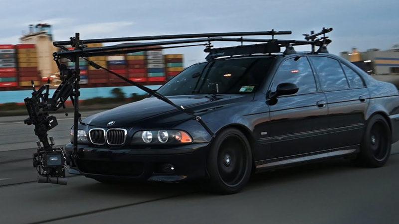 Eski Bir BMW M5, Saate 210 Kilometre Hızda Çekim Yapabilen Bir Kamera Arabasına Dönüştürüldü