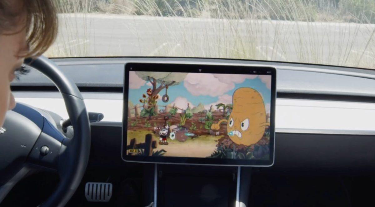 Tesla Araçlarına Netflix, YouTube Gibi Platformlar Geliyor