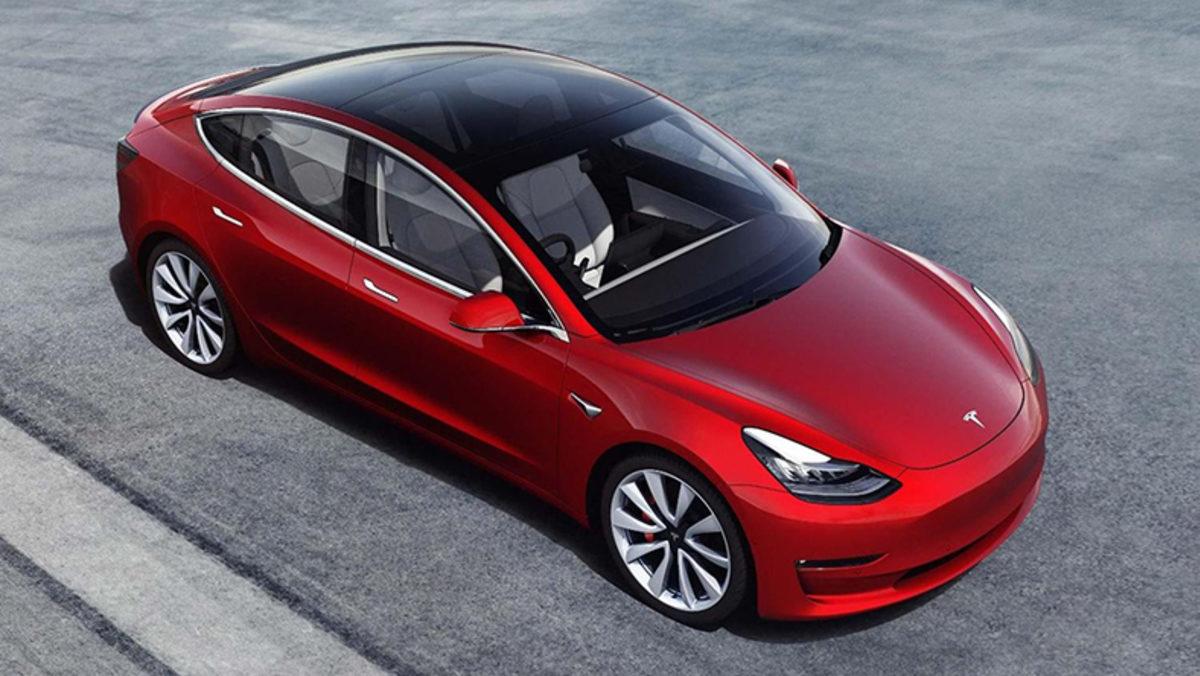 Arnold Schwarzenegger, İklim Aktivisti Greta Thunberg’e Tesla Model 3 Gönderdi