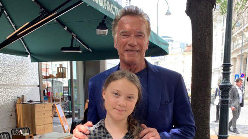 Arnold Schwarzenegger, İklim Aktivisti Greta Thunberg’e Tesla Model 3 Gönderdi