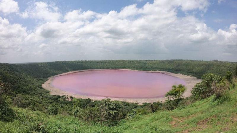 50 Bin Yıllık Krater Gölü, Nedeni Bilinmeyen Bir Şekilde Pembe Renge Büründü
