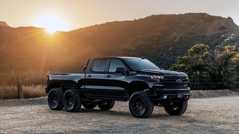 Chevrolet Silverado, Altı Tekerlekli 800 Beygirlik Bir Canavara Dönüştürüldü (Video)