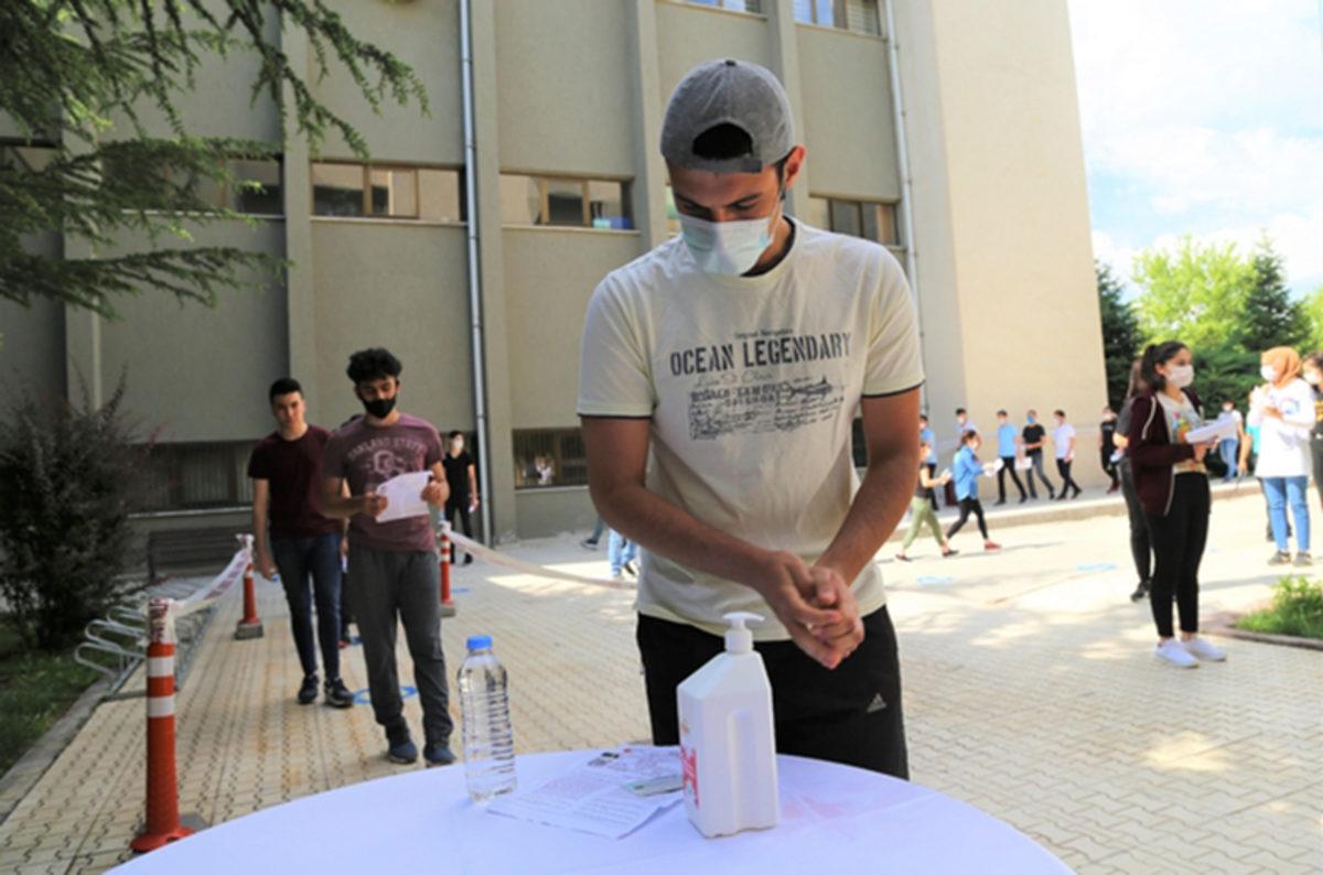 MSÜ Sınavına Katılan Bir Öğrencinin Koronavirüs Testi Pozitif Çıktı