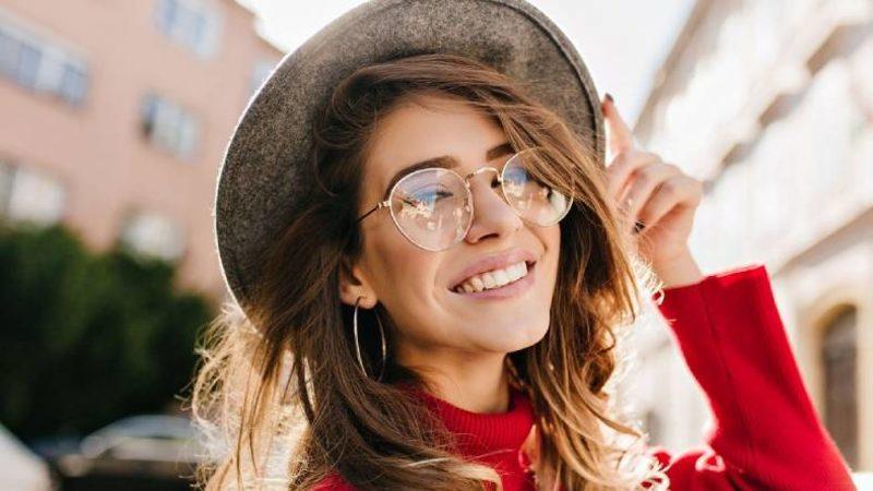 Evden Çalışırken Kıyafet Değiştirmenin İyi Hissettirdiğini Kanıtlayan 6 Neden