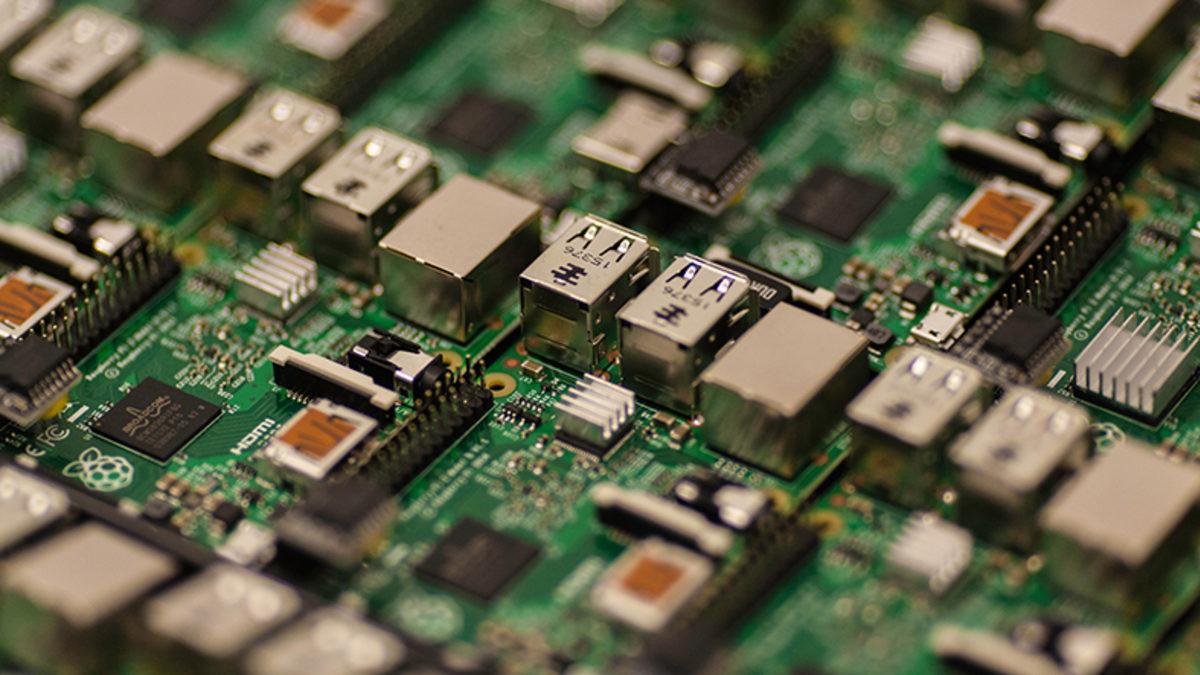 Anakart Nedir, Ne İşe Yarar, Nasıl Çalışır?