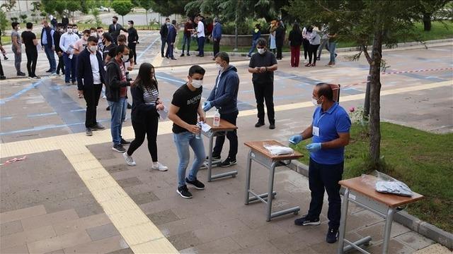 LGS ve YKS’nin Yapılacağı Günlerde Sınırlı Sokağa Çıkma Yasağı Uygulanacak [Güncelleme]