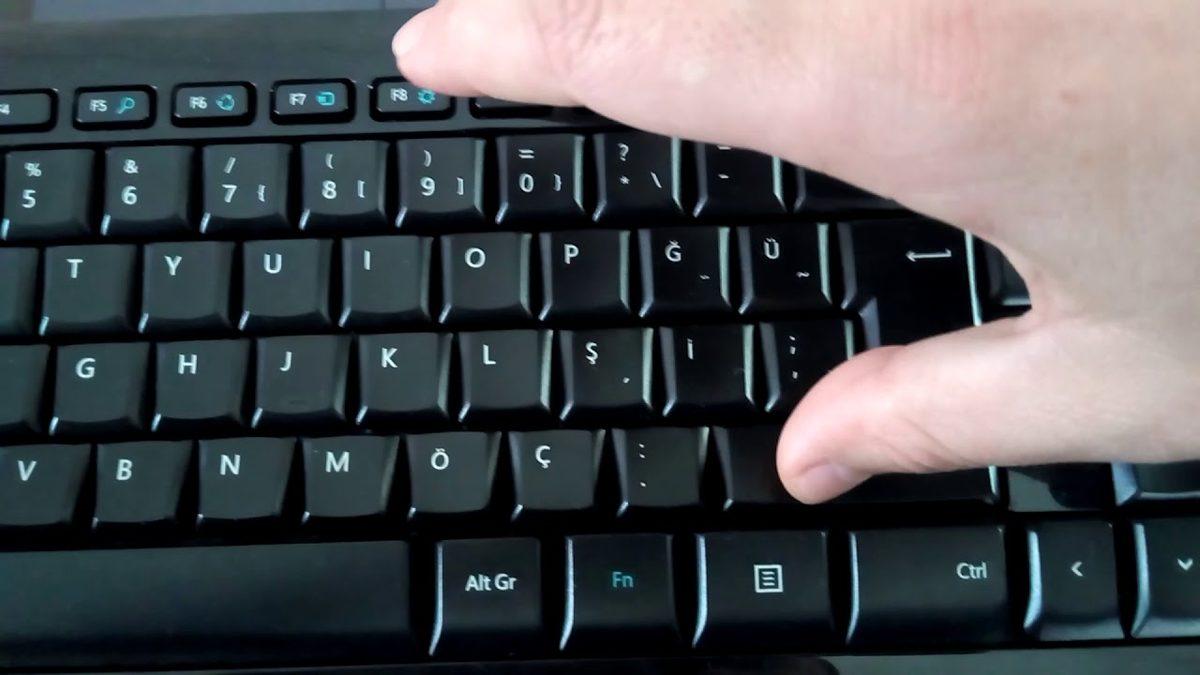 Görev Yöneticisindeki COM Surrogate (dllhost.exe) Virüs mü?