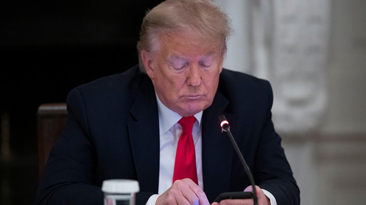 Facebook, Trump’ın Nazi Sembolü Kullanan Reklamlarını Kaldırdı