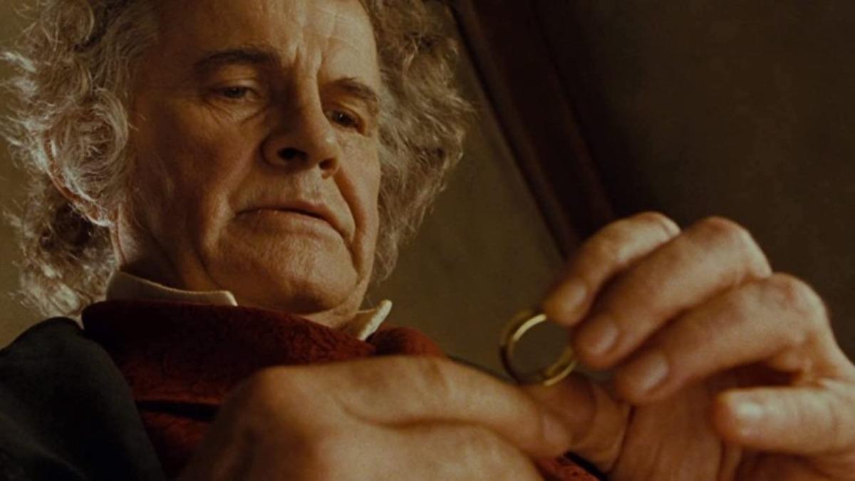 Yüzüklerin Efendisi’nin Bilbo Baggins’i Sir Ian Holm, 88 Yaşında Hayatını Kaybetti