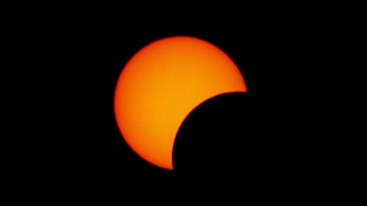Dün Sabahki Halkalı Güneş Tutulmasında Çekilen Muhteşem Fotoğraflar