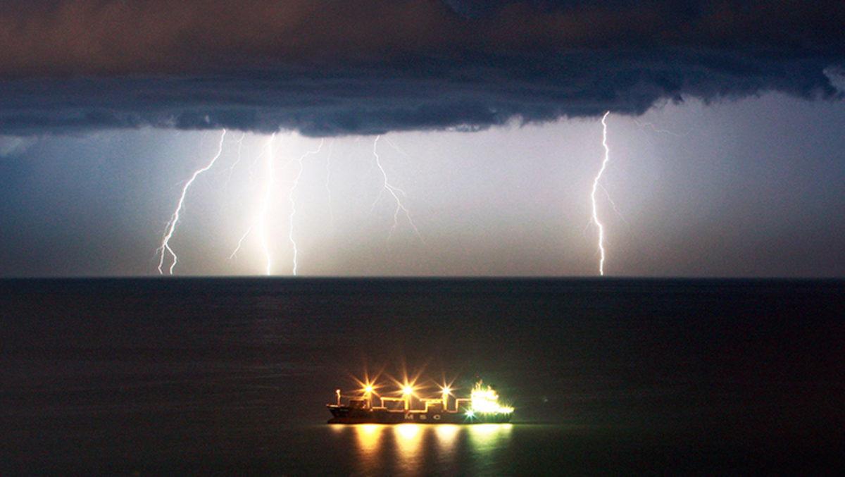 Yıldırımlar, Neden Nakliye Gemilerinin Rotaları Üzerinde Yoğunlaşıyor?