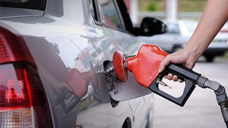Benzine Üç Günde İkinci Zam Geldi