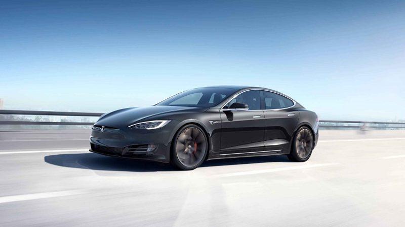 Tesla, Tam Otonom Sürüş Özelliğinin Fiyatında Artışa Gitti