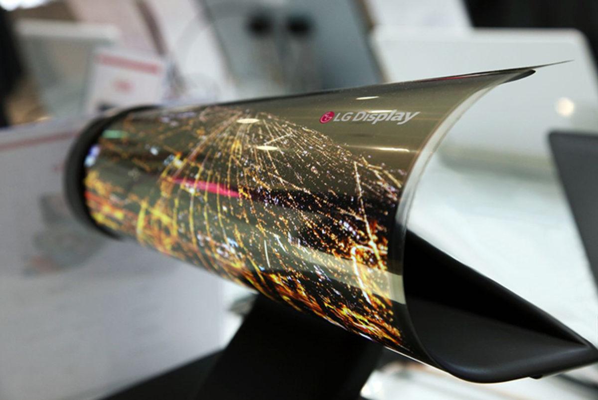 LG, 18 İnçlik Rulo Haline Gelebilen OLED Ekranı Duyuracak!