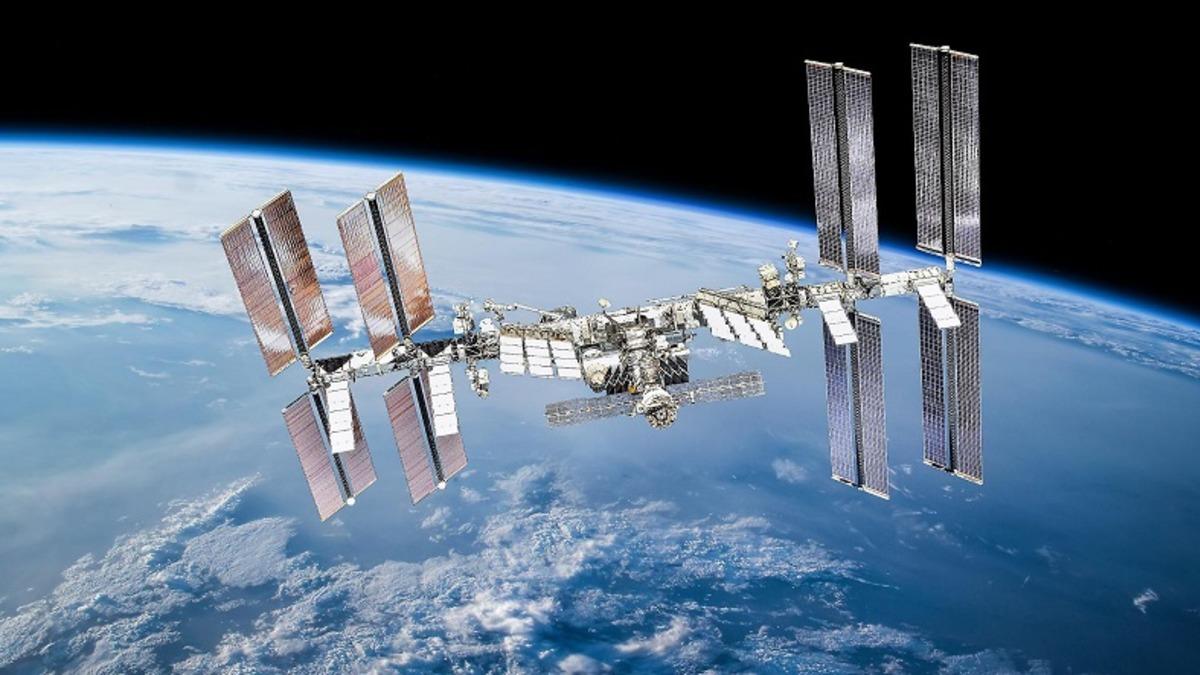 NASA, Güneş Etrafında Gezen ISS’nin Görüntülerini Paylaştı