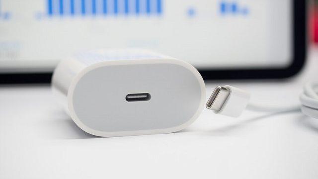 iPhone 12 Modelleri, Kutusundan Şarj Cihazı ile Çıkmayabilir