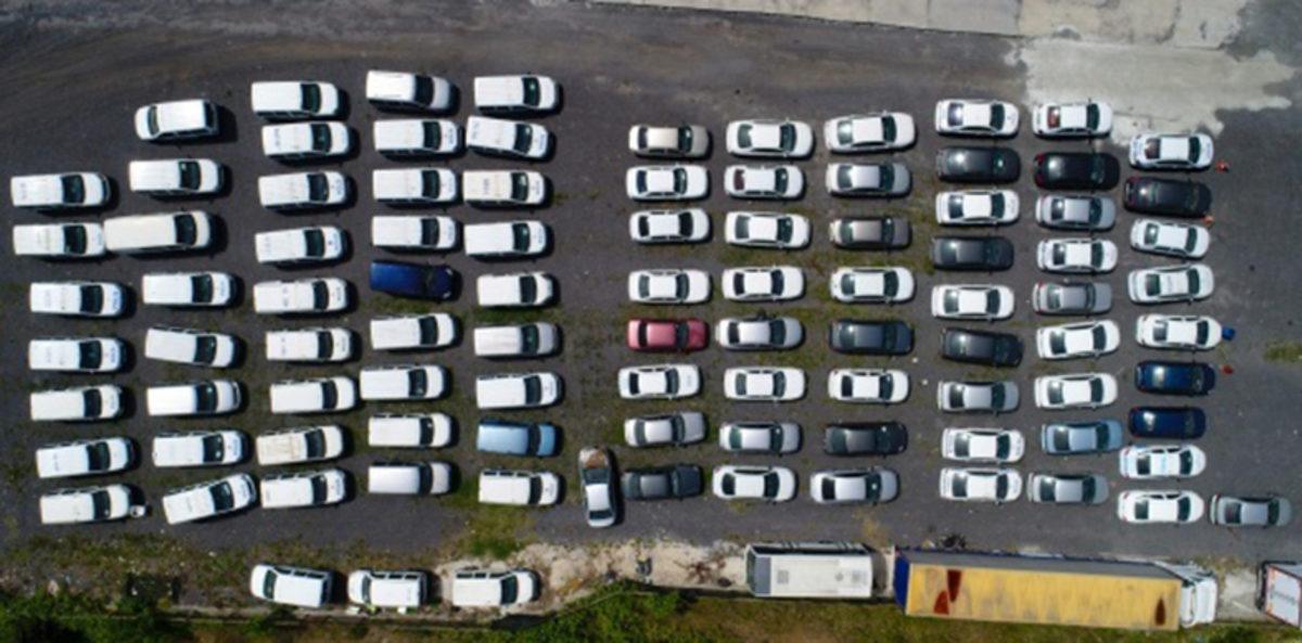 İstanbul’da Çürümeye Terk Edilen Otomobillerin Hollywood Filmlerini Anımsatan Görüntüleri