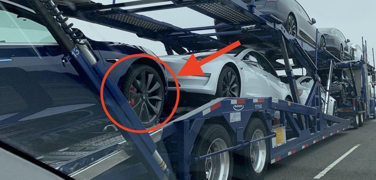 Tesla, Model 3’ün Yeni Gray Performance Tekerleklerini Piyasaya Sürdü