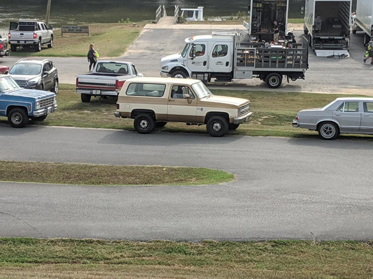 Stranger Things Setinden Bir Fotoğraf, Ana Karakterin Döneceğini Gösterdi