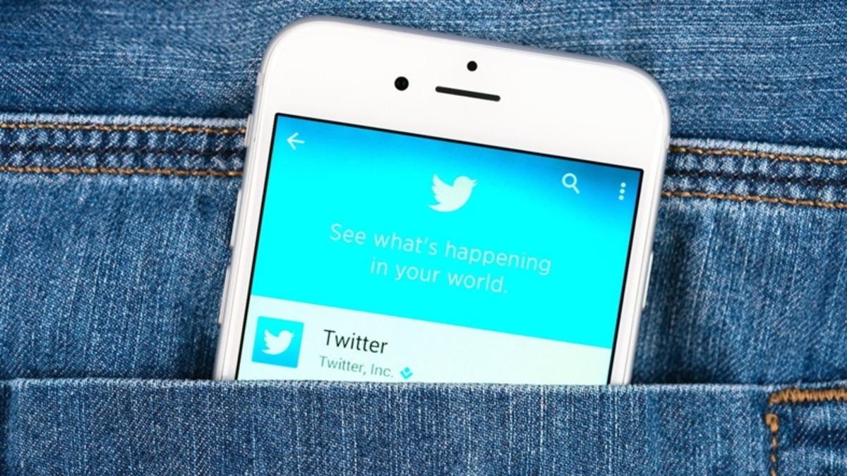 Bir Adam, Twitter’da Sıra Dışı Bir Yöntemle Kazandığı Parayla iPhone Aldı