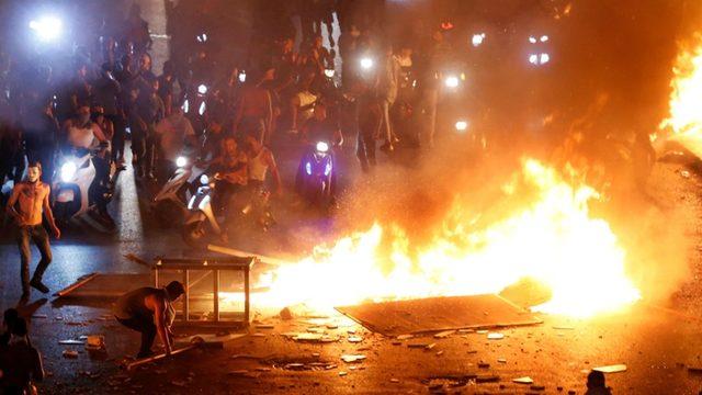 Lübnan, WhatsApp Vergisi Nedeniyle Yangın Yerine Döndü