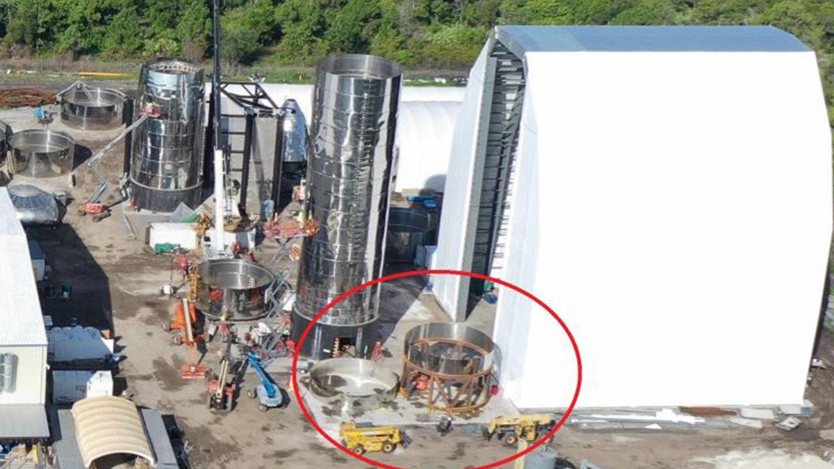 SpaceX’in Devasa Roketi Starship, Drone Çekimleriyle Ortaya Çıktı