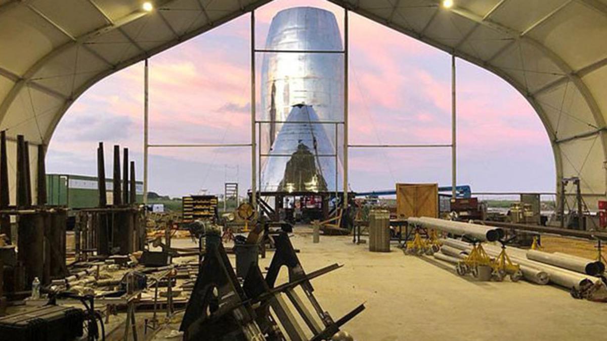 SpaceX’in Devasa Roketi Starship, Drone Çekimleriyle Ortaya Çıktı