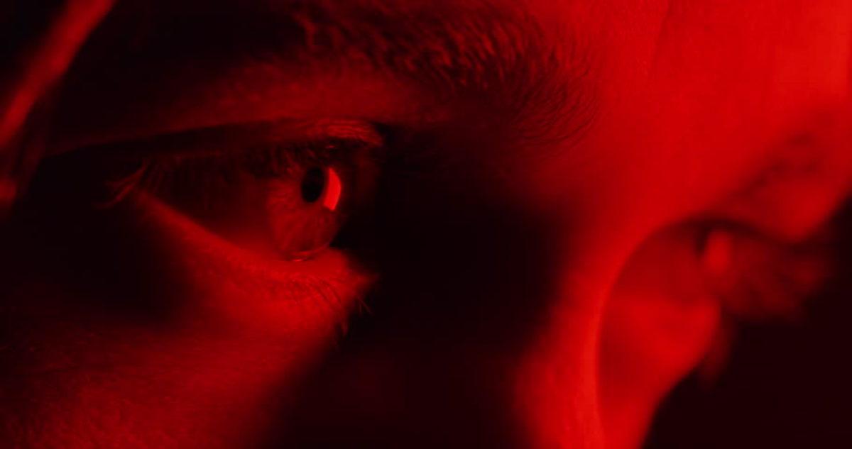 ’Günde 3 Dakika Kırmızı Işığa Bakmak Görme Kaybını Azaltıyor’