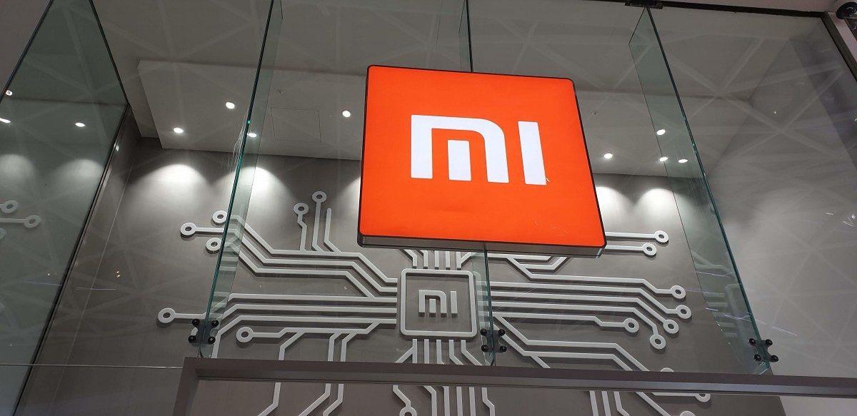 Xiaomi’nin Kamerası Ekrana Gömülü Bir Telefon Geliştirdiğini Gösteren Patent