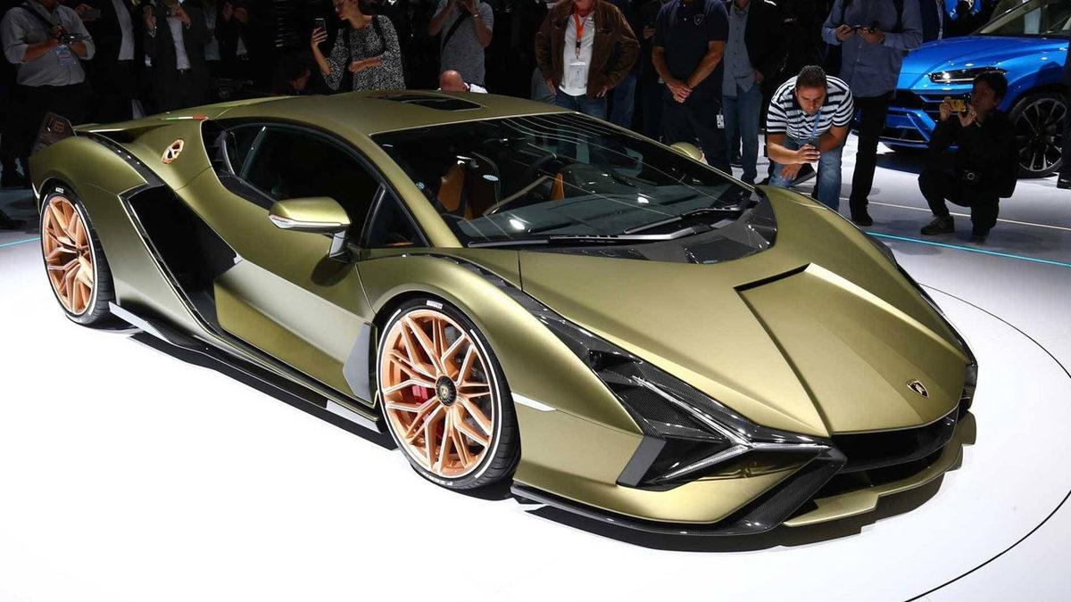 Lamborghini, Çarşamba Günü ’Zamanının Ötesinde’ Bir Şey Tanıtacağını Duyurdu