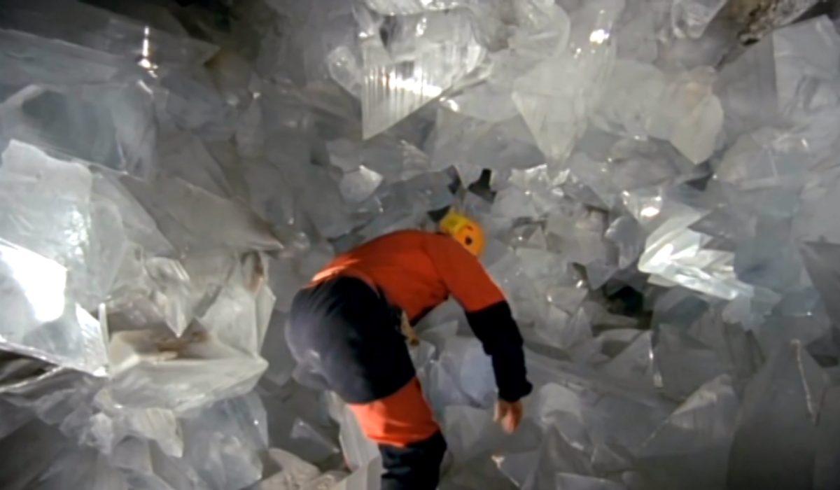 Araştırmacılar, İnsan Boyutundaki Kristallerinin Sırrını Çözdü