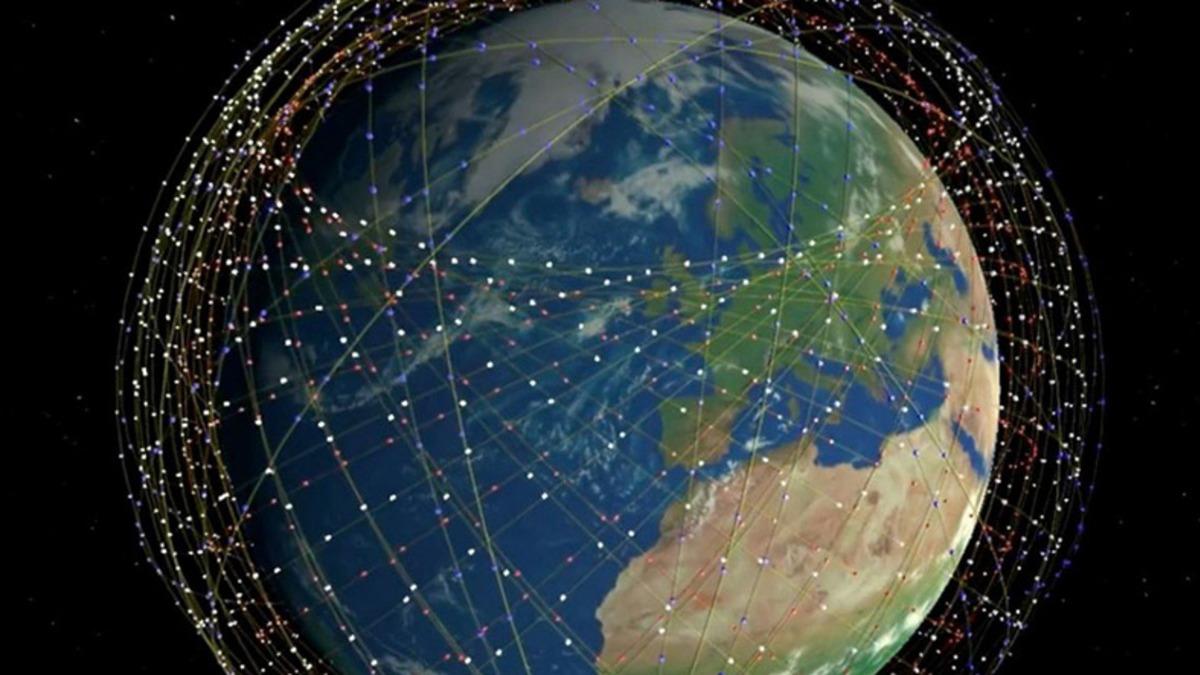 SpaceX CEO’su Elon Musk, Starlink Uyduları Üzerinden Tweet Attı