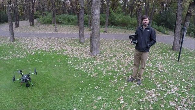 Bir Fotoğrafçı, Drone ve Termal Kamera Kullanarak 6 Yaşındaki Kayıp Çocuğu Buldu