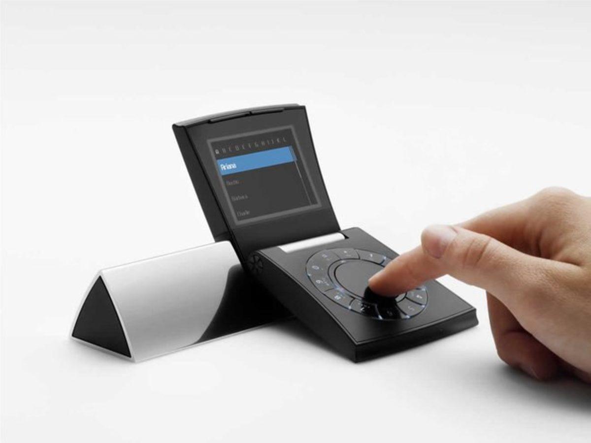 ’Keşke Görmeseydim’ Dedirtecek Kadar Garip Tasarımlı 20 Telefon