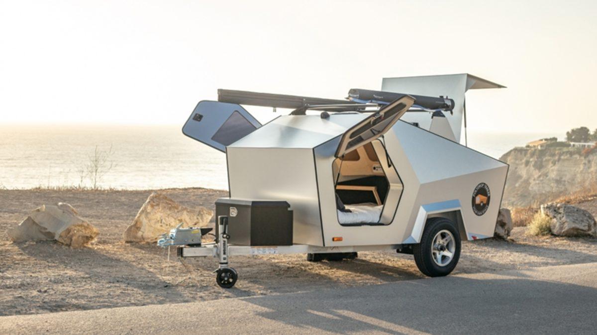 Uzay Kapsülü Gibi Tasarlanan Bu Küçük Römorka Bayılacaksınız