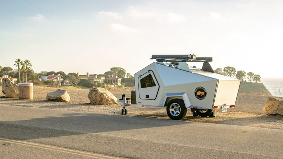 Uzay Kapsülü Gibi Tasarlanan Bu Küçük Römorka Bayılacaksınız