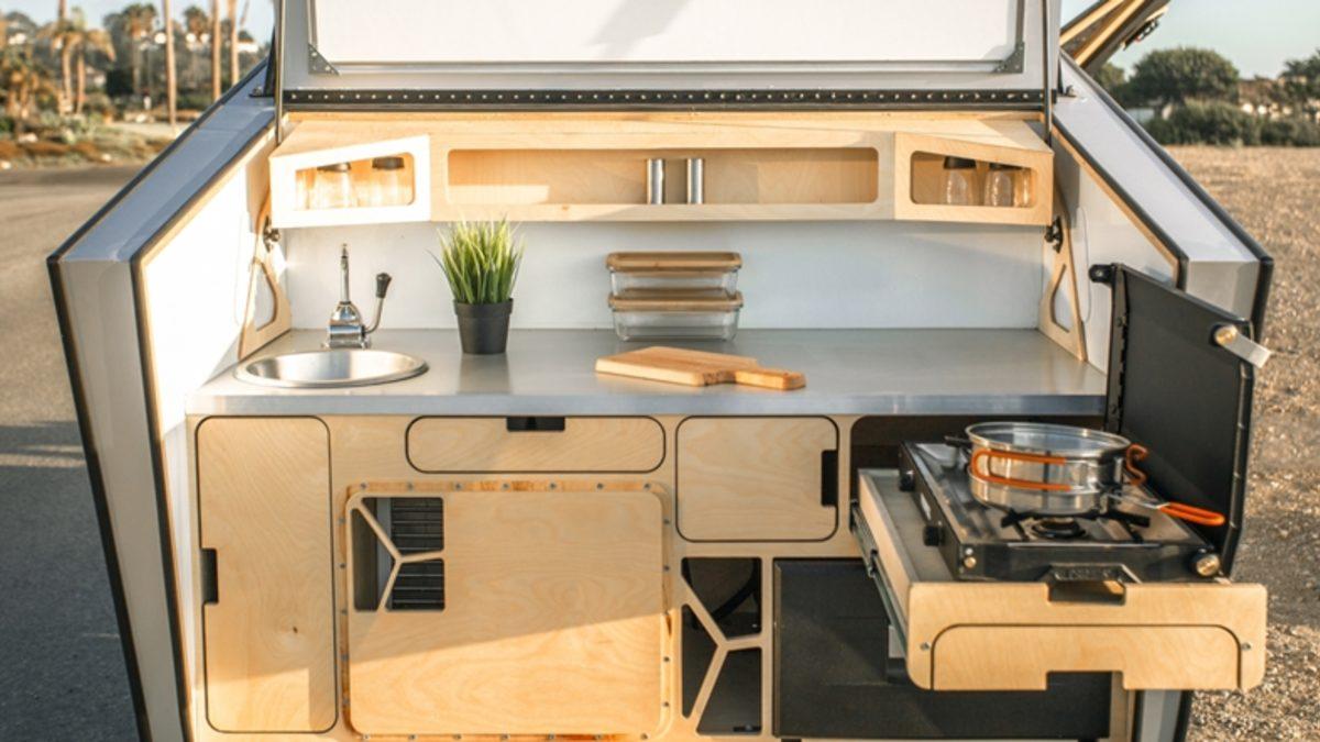 Uzay Kapsülü Gibi Tasarlanan Bu Küçük Römorka Bayılacaksınız