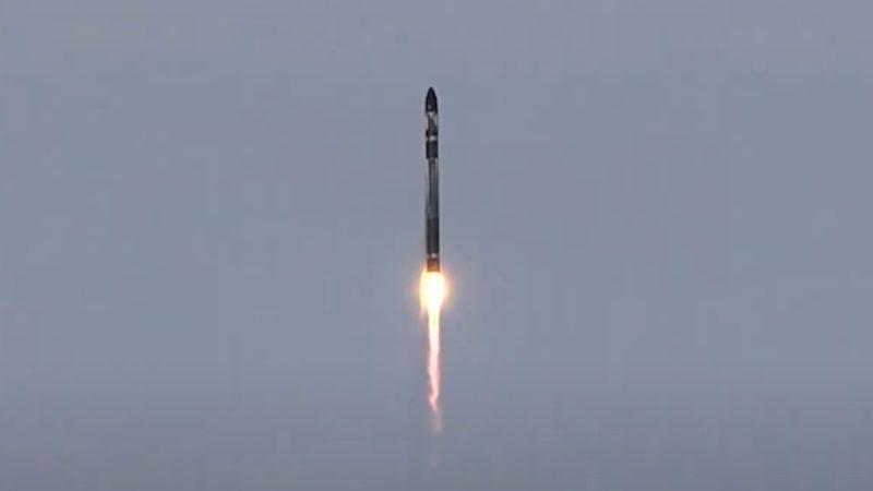 Rocket Lab’in Roketi, Kalkıştan Hemen Sonra Üzerindeki 7 Uyduyla Birlikte İnfilak Etti