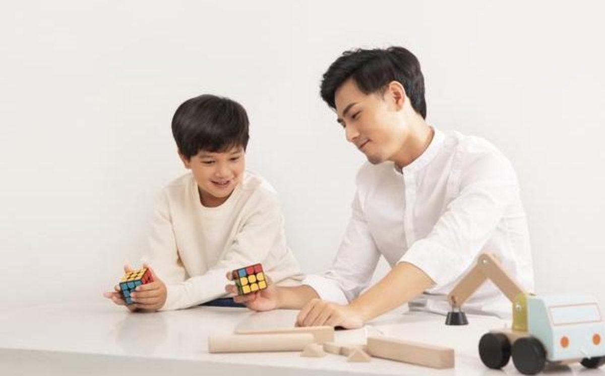 Xiaomi, Akıllı Ev Aletlerini Kontrol Edebilen Yeni Akıllı Rubik Küpünü Duyurdu