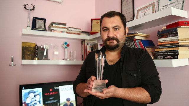 Hollywood, Filmi Ödül Alan Türk Yönetmenin Ödülünü Kargoyla Gönderdi