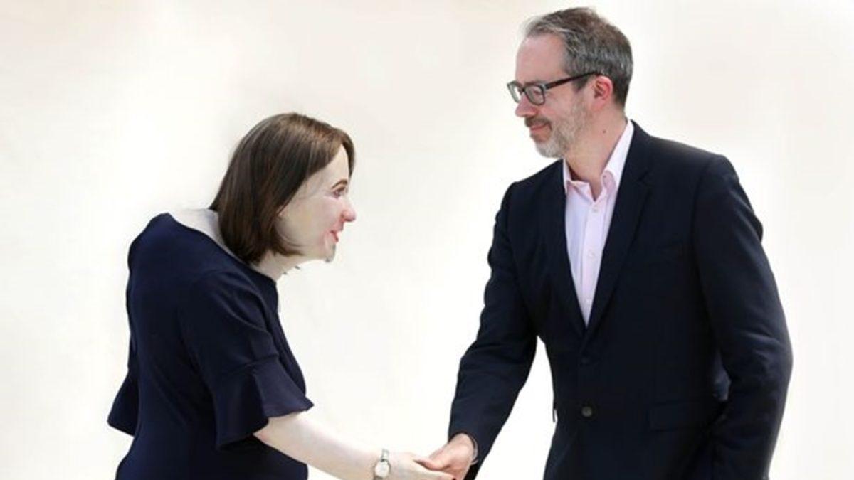 Ofis Çalışanlarının 20 Yıl Sonra Ne Hale Geleceklerini Gösteren Korkunç Model