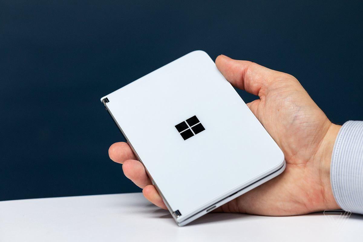 Microsoft Neden Akıllı Telefon Üretmeye Geri Döndü?