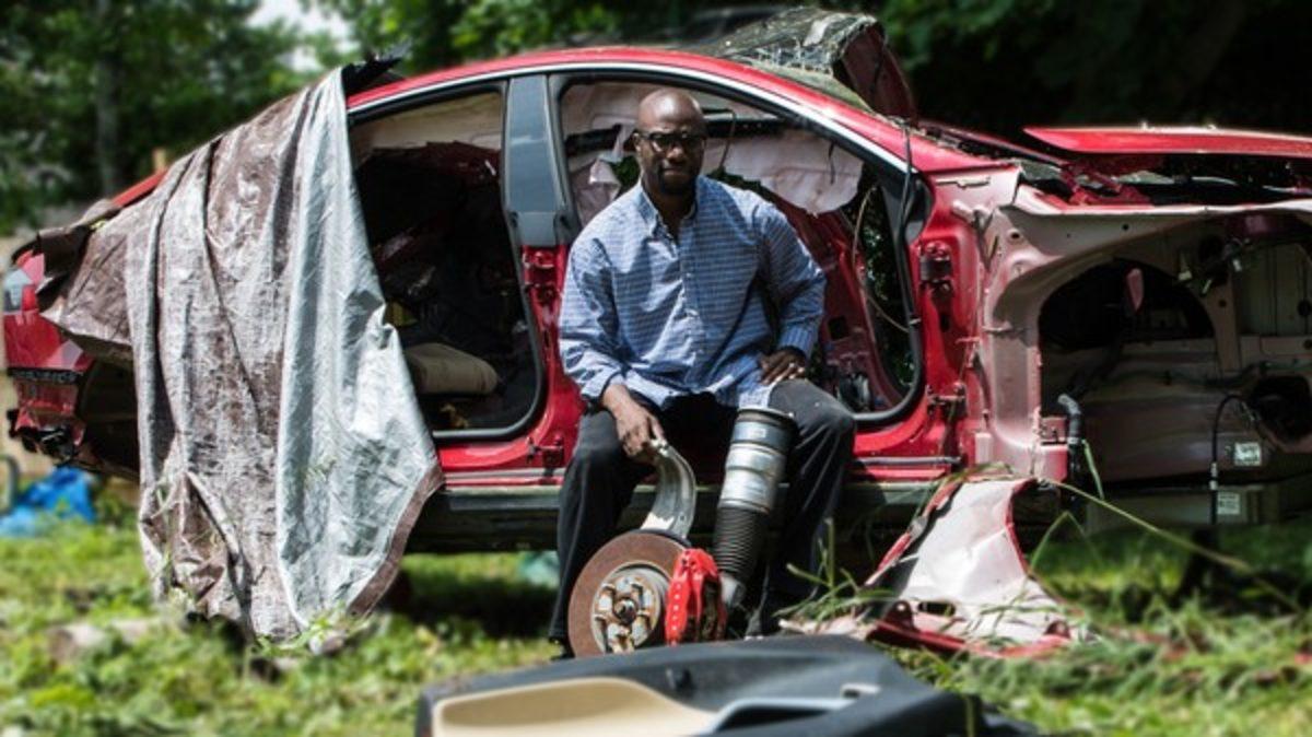 Tesla Sahibi Bir YouTuber’ın Benzinli Araca Geçeceğini Söylediği Video Kaldırıldı