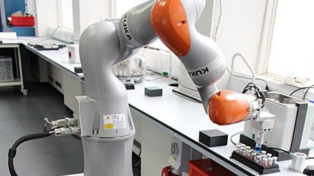 İnsandan 1000 Kat Daha Hızlı Çalışabilen Robot Bilim İnsanı Geliştirildi