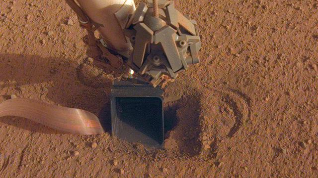 NASA’nın Mars’taki Eli Köstebek, Delme İşlemi Sırasında Sıkıştı