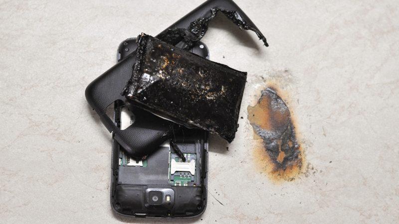 Replika Telefon Kullanmanın Tehlikeleri